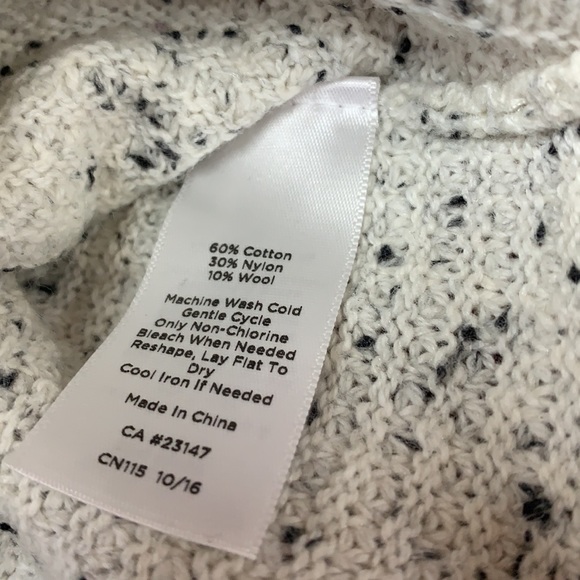 SzM Talbots White/Black Sweater - Picture 6 of 6